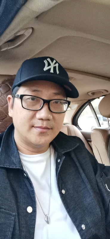 拥抱幸福的第一张照片--连江相亲网