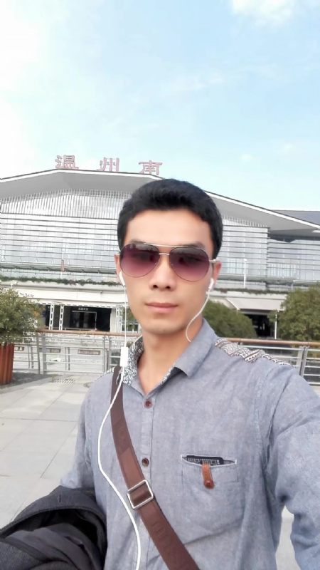 错把真心喂了狗的第三张照片--连江相亲网